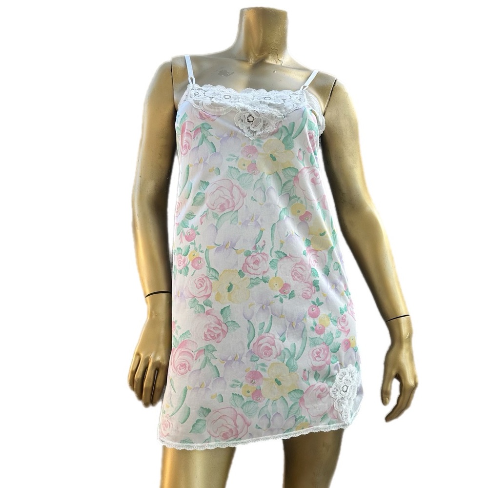 Vintage Vanity Fair pastel colors floral print, Lace Trim short nylon Nightgown